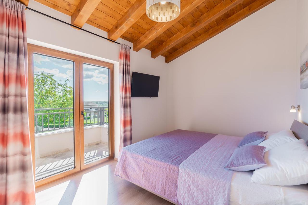 Villa Atop The Village With Stunning View Vizinada Exterior photo