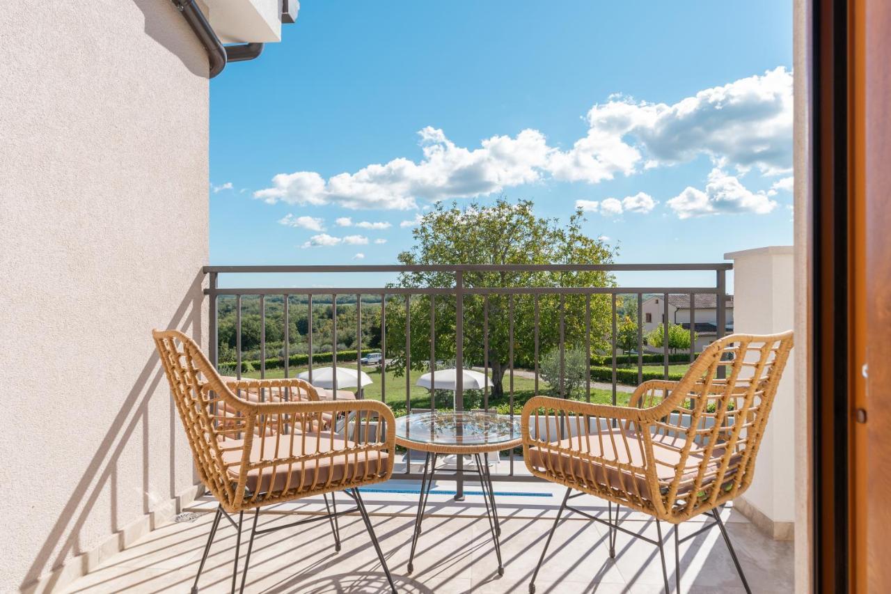 Villa Atop The Village With Stunning View Vizinada Exterior photo