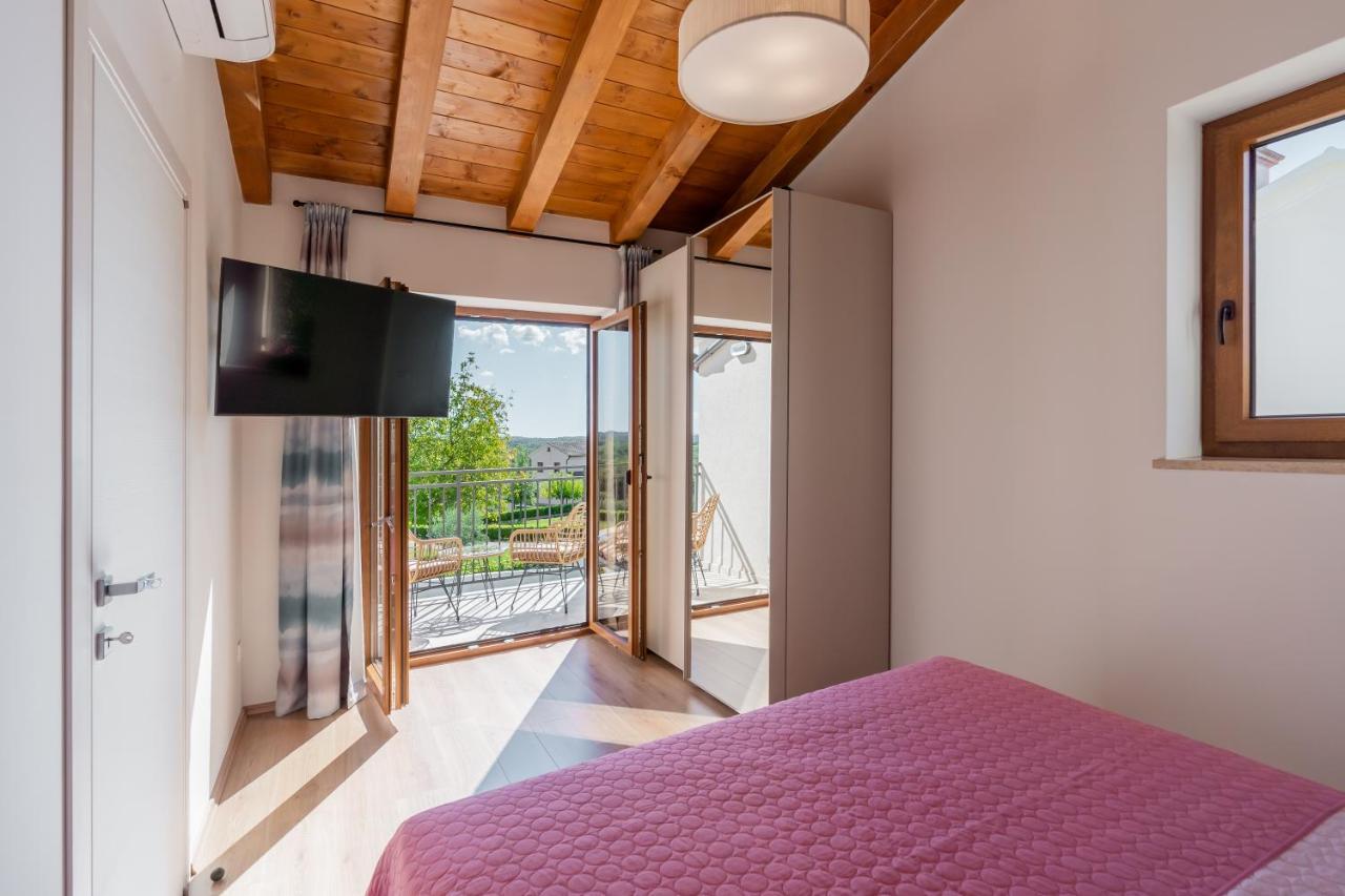 Villa Atop The Village With Stunning View Vizinada Exterior photo